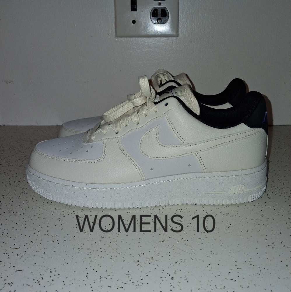 WOMENS 10 , 8.5M- NIKE AIR FORCE 1 LOW 07. COCONUT MILK. NEW NO BOX.